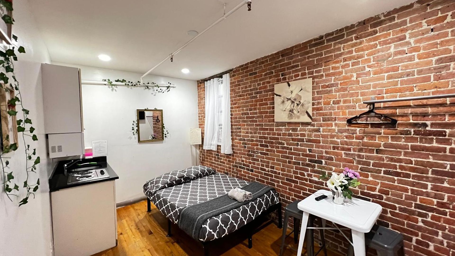 31 Street Broadway Apartment