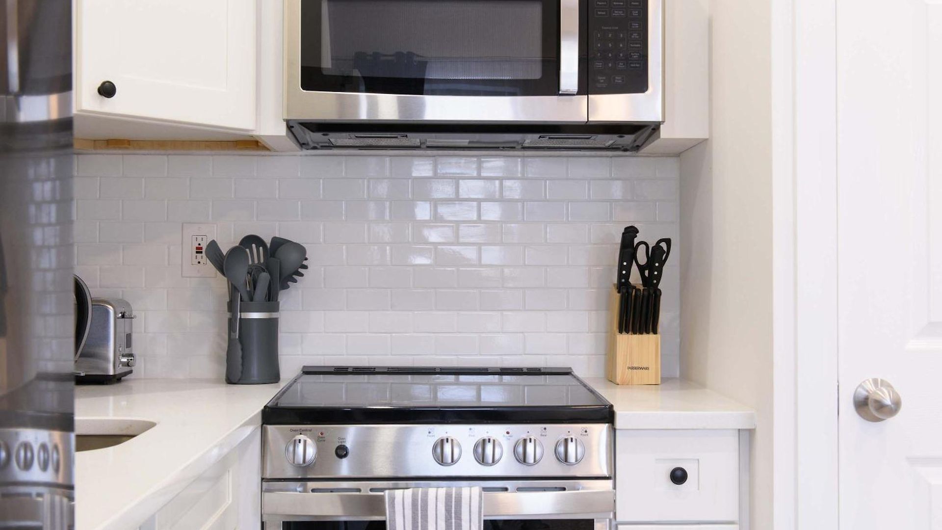 Apartment 240-14 New Prime Location W&d In Unit New York