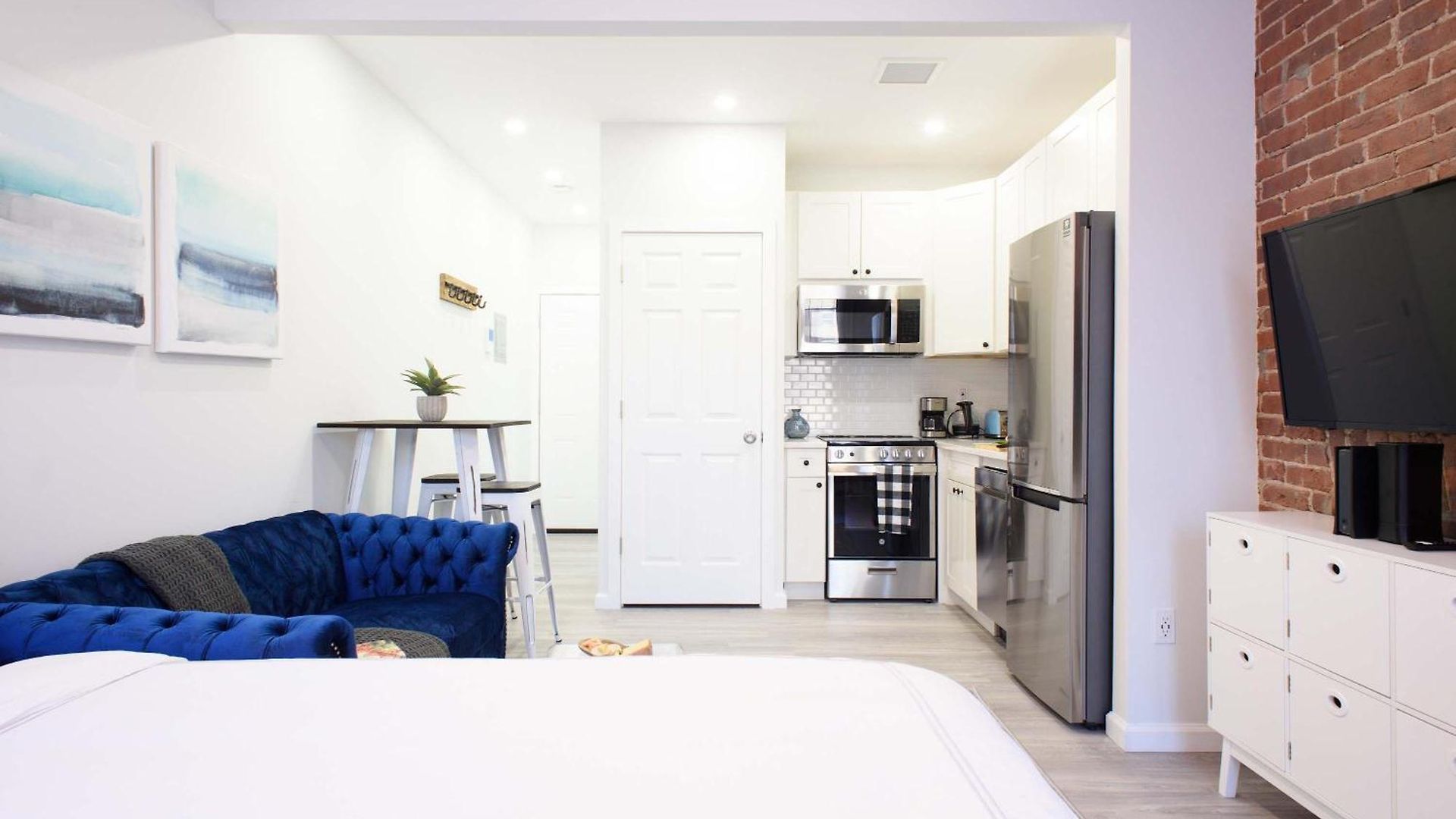 240-5 New Prime Location W&d In Unit Apartment *