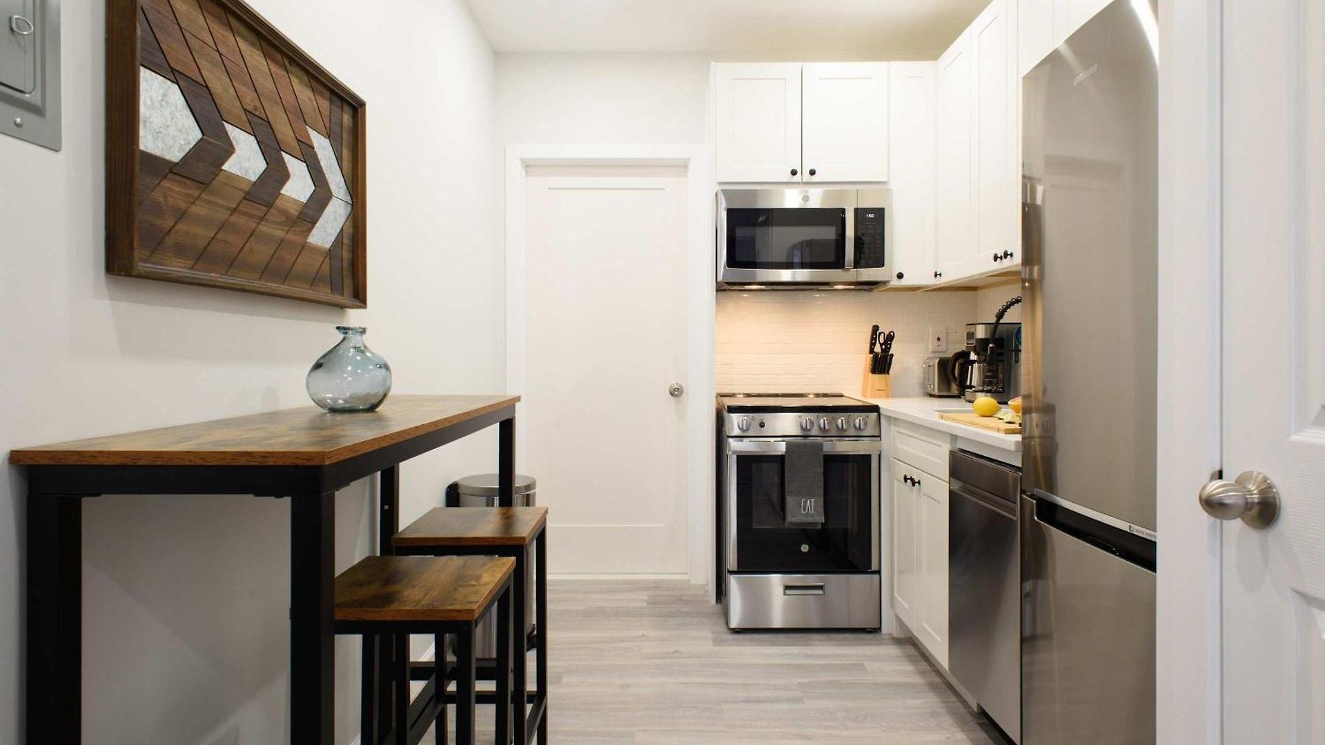 240-12 Brand New Prime Location W&d New York