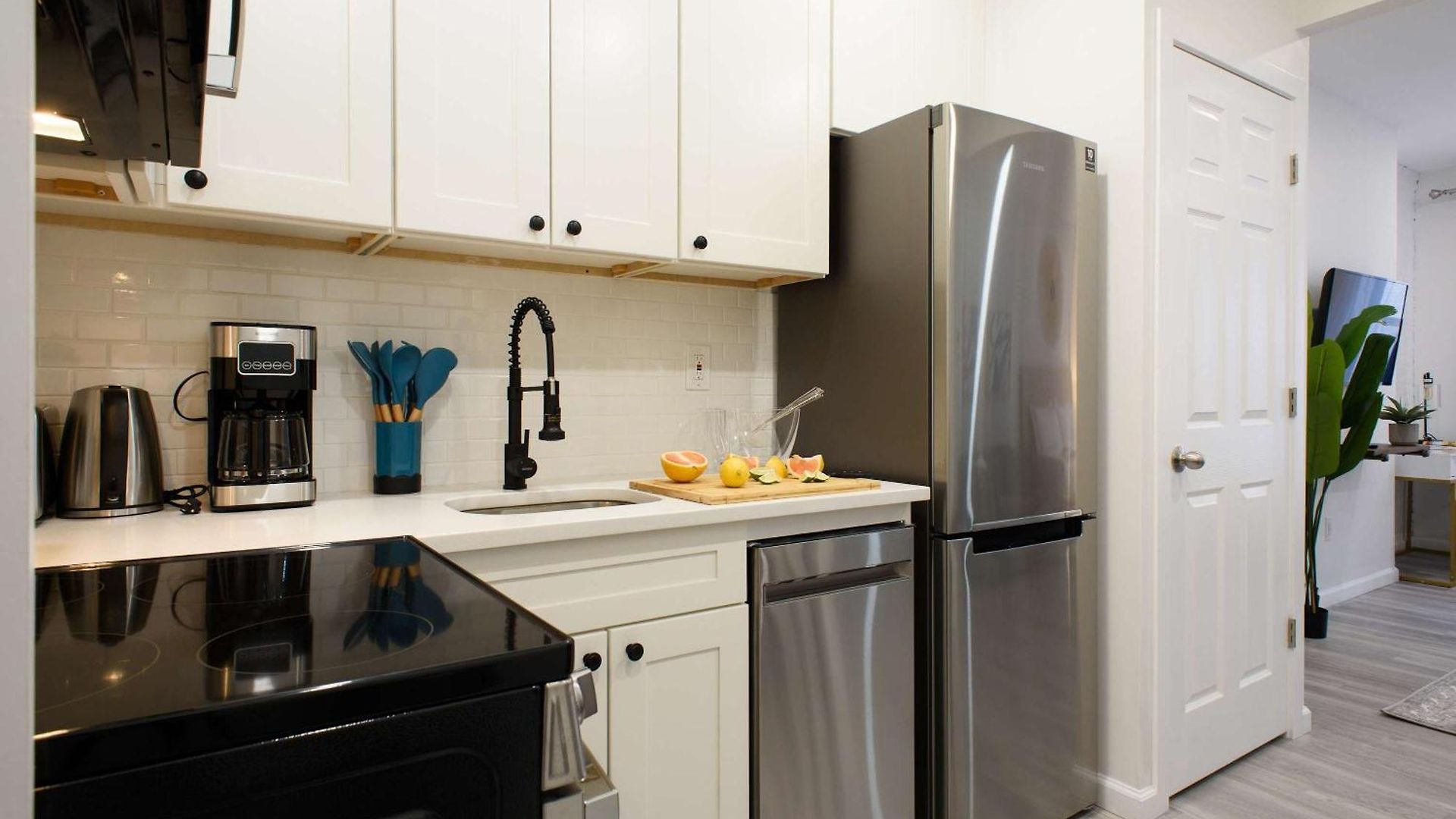 Apartment 240-12 Brand New Prime Location W&d *