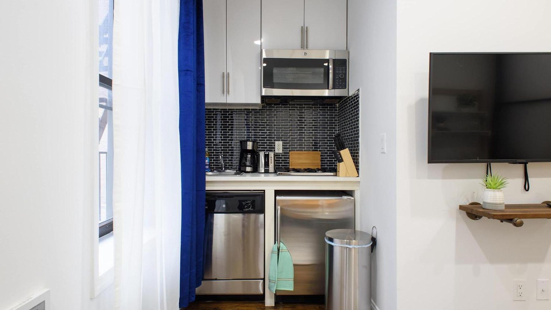 Apartment 69-2a Prime Lower East Side 1br Brand New New York