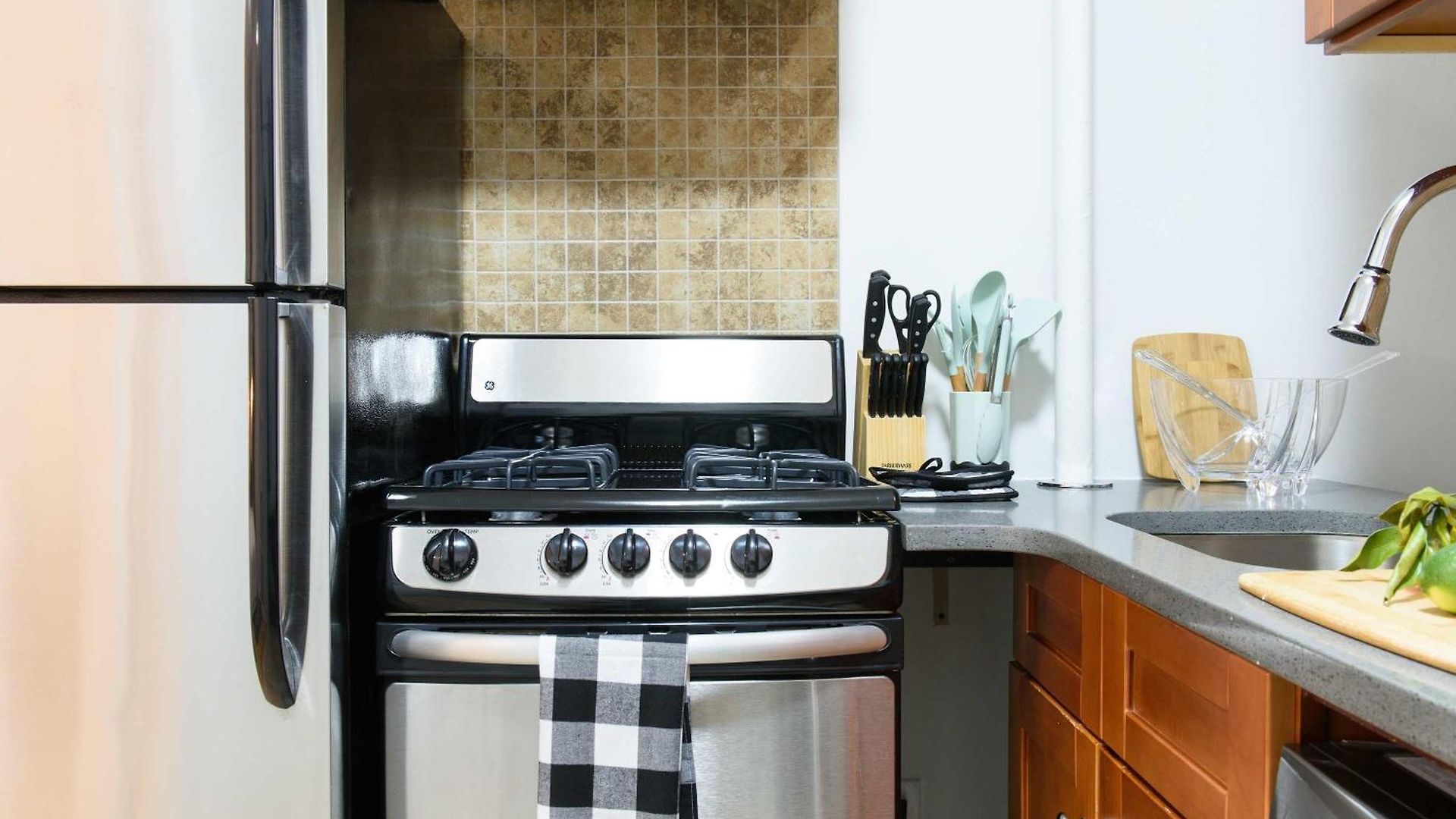 1567-1a New 2br Prime Upper East W&d * New York