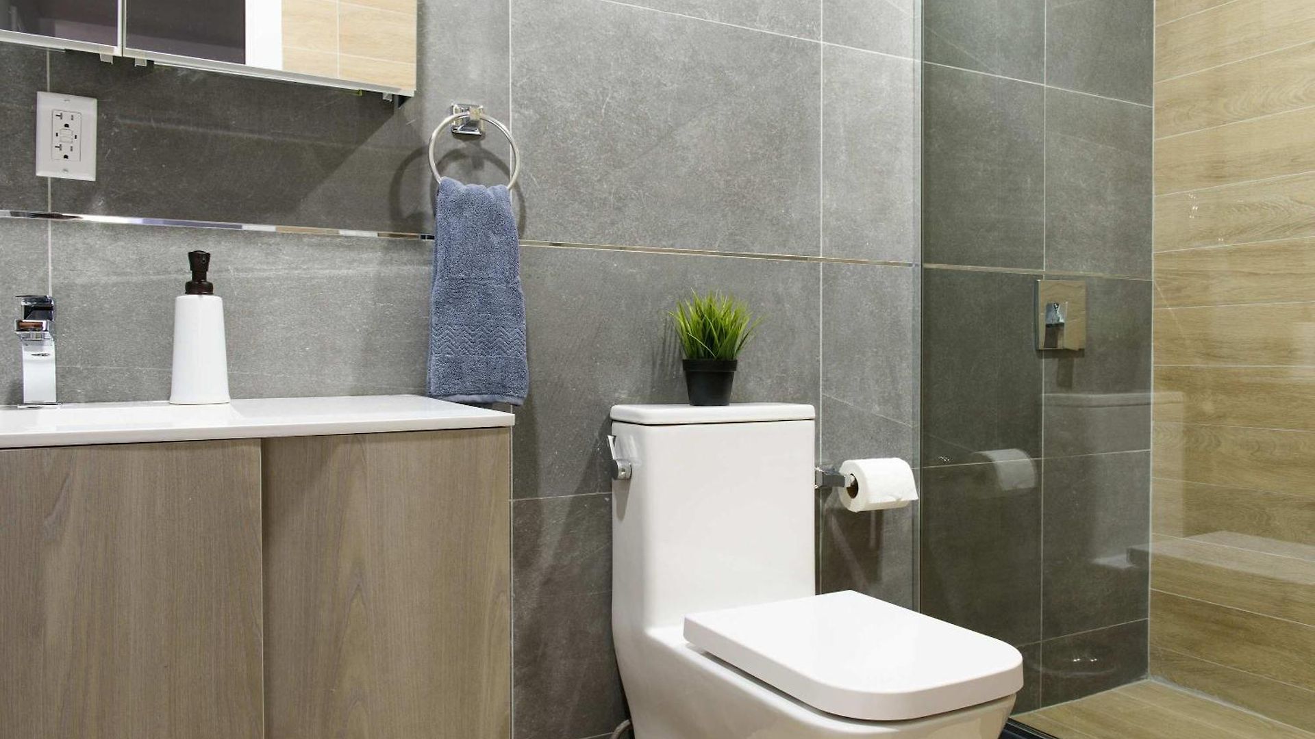 1597-3 Upper East Side W&d In Unit * New York
