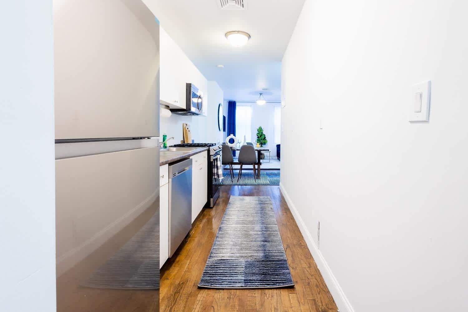 1435-2 3 Bedrooms 2bath W D Ues * New York
