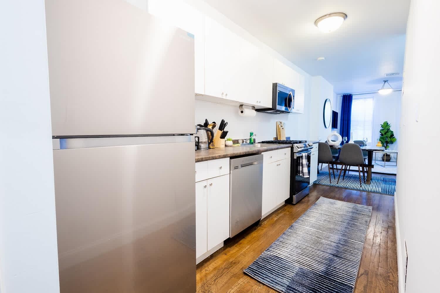1435-2 3 Bedrooms 2bath W D Ues Apartment