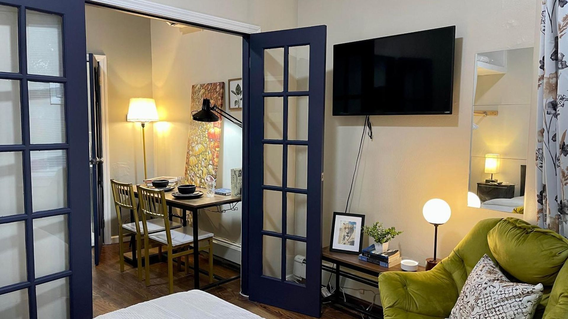 Cozy Staycation - Brooklyn Close To Train Stations Apartment *