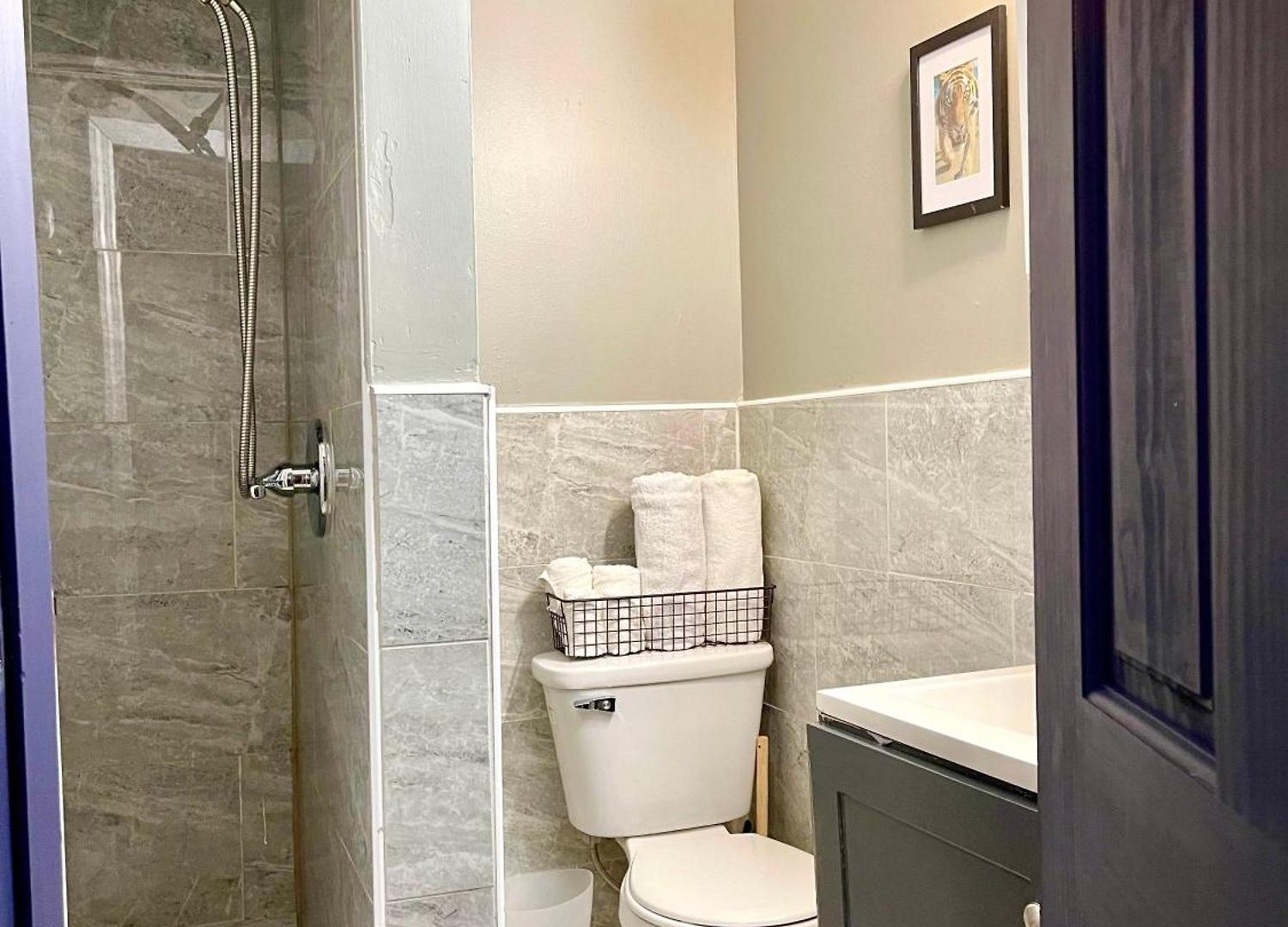 Cozy Staycation - Brooklyn Close To Train Stations Apartment New York
