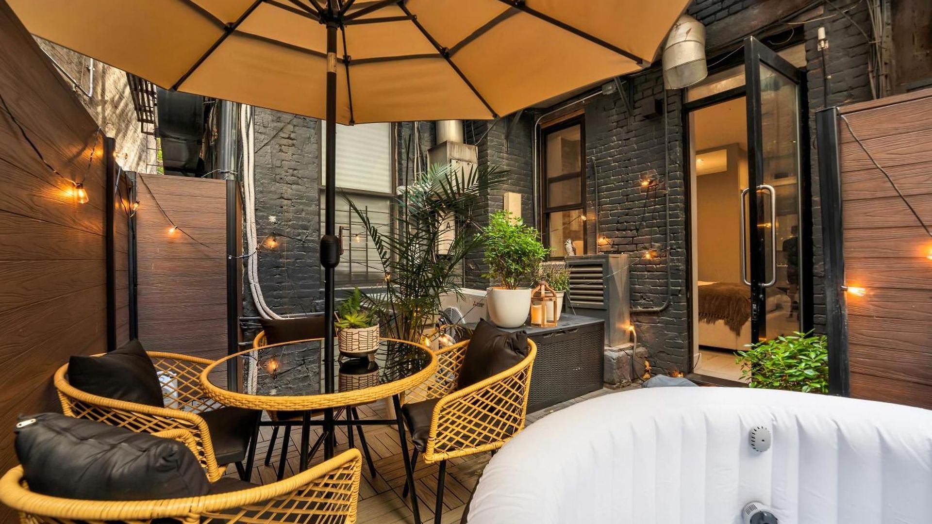 Modern West Village 1br Garden Steps To Subway *