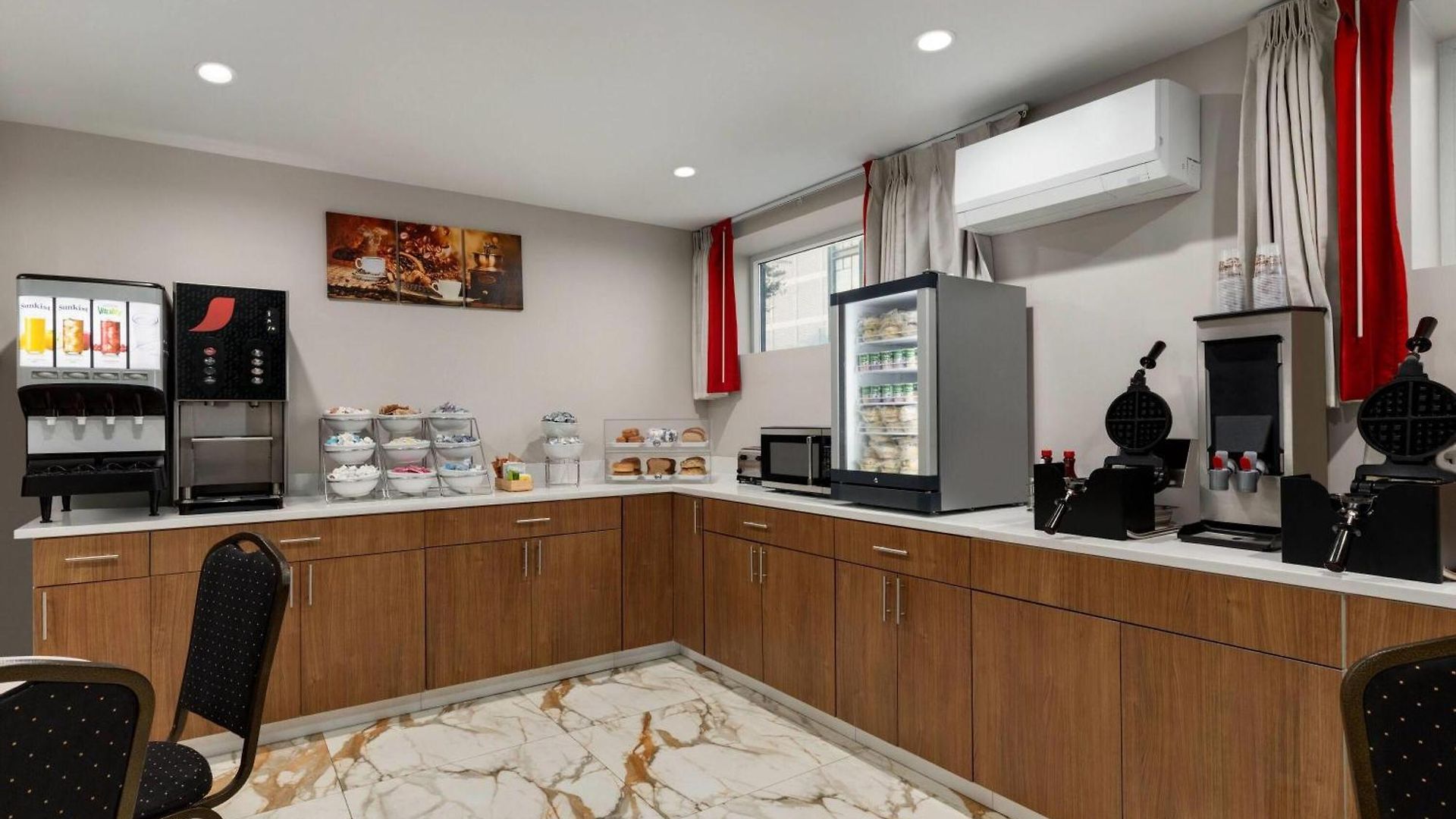 Ramada By Wyndham Brooklyn Empire Blvd Hotel 2*