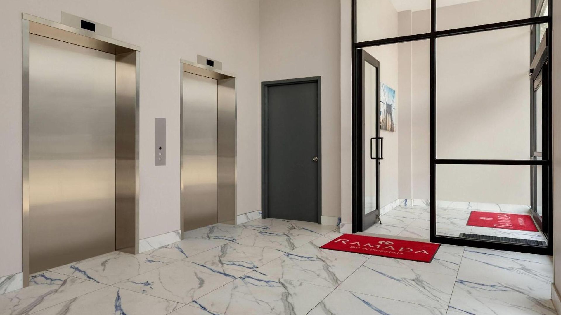 Hotel Ramada By Wyndham Brooklyn Empire Blvd 2*