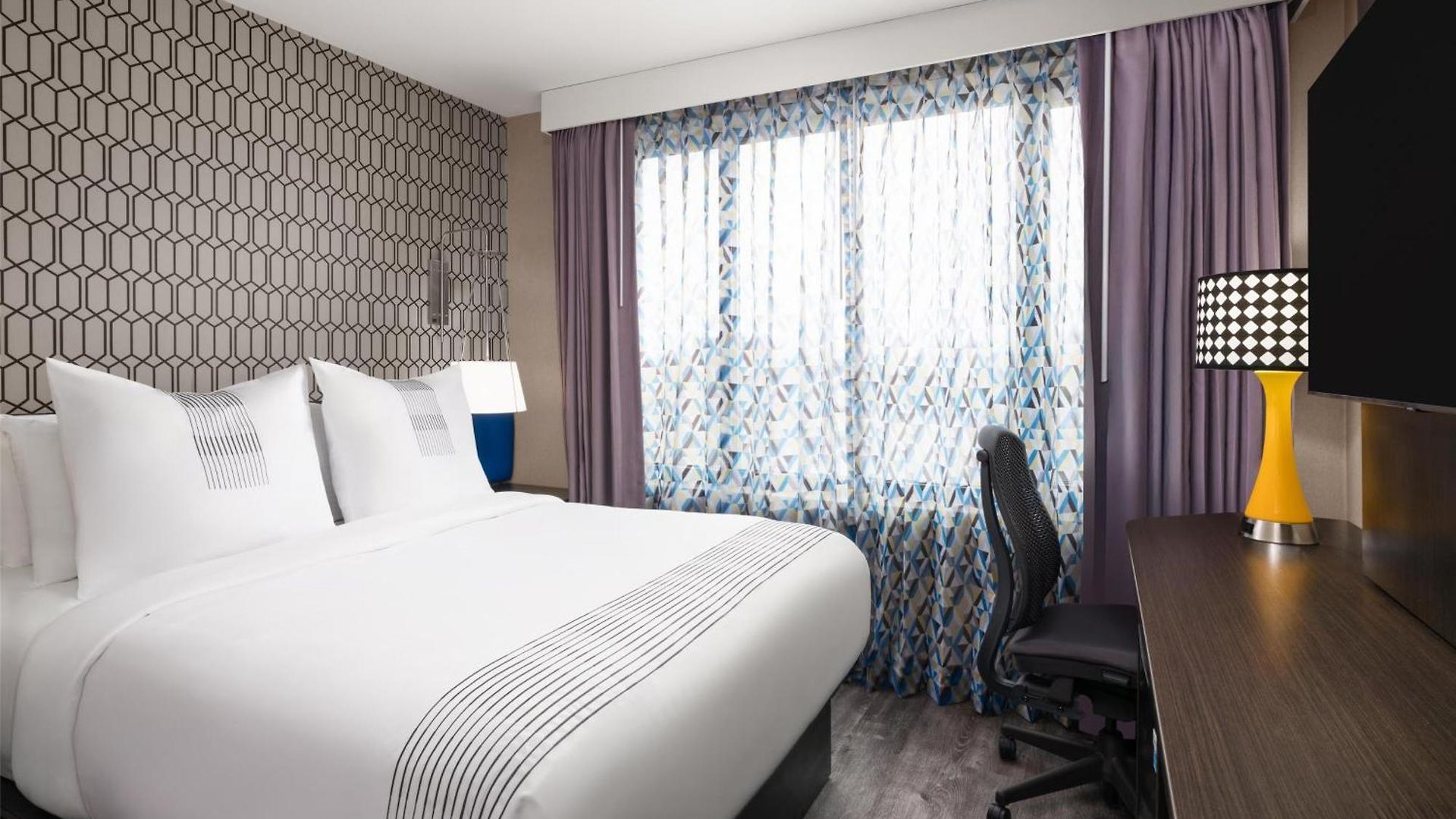 Hotel Glo Western Bronx Nyc
