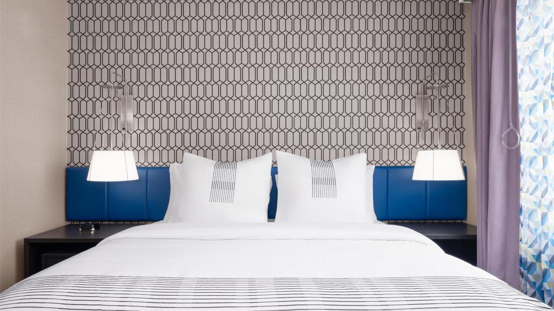Glo Western Bronx Nyc Hotel