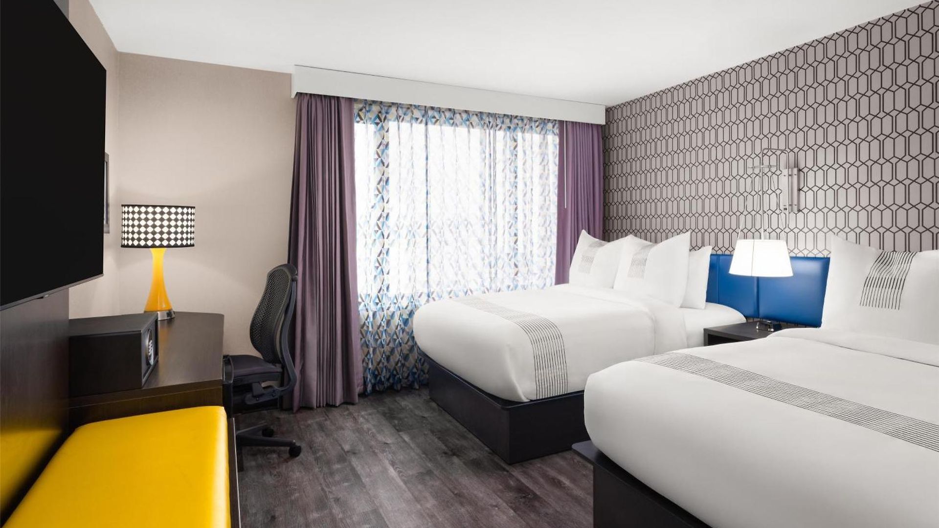Hotel Glo Western Bronx Nyc 3*