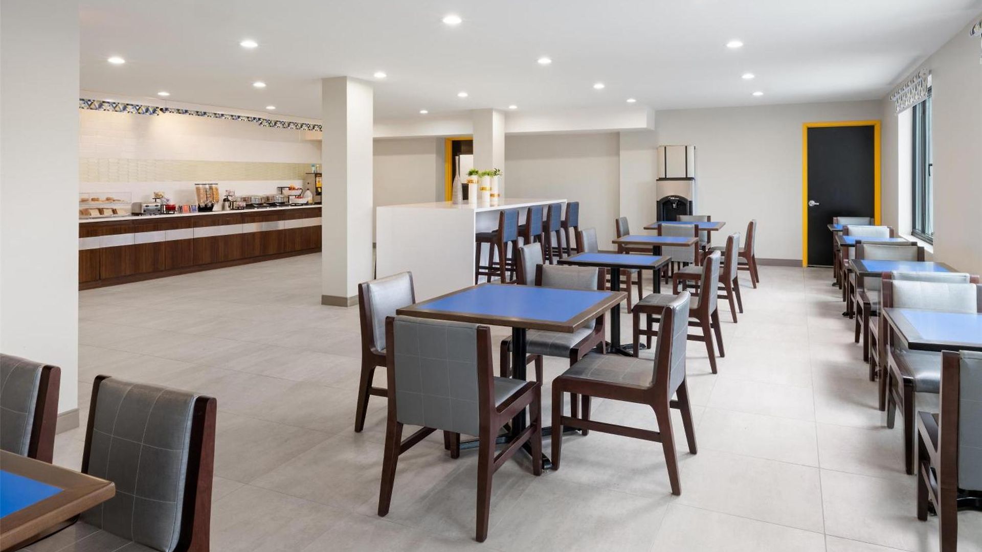 Glo Western Bronx Nyc Hotel
