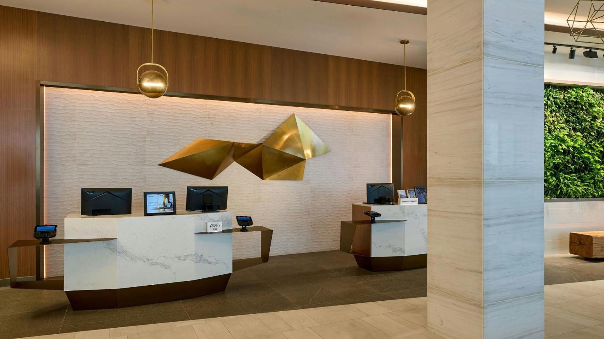 The Westin Flushing Laguardia Airport 4*