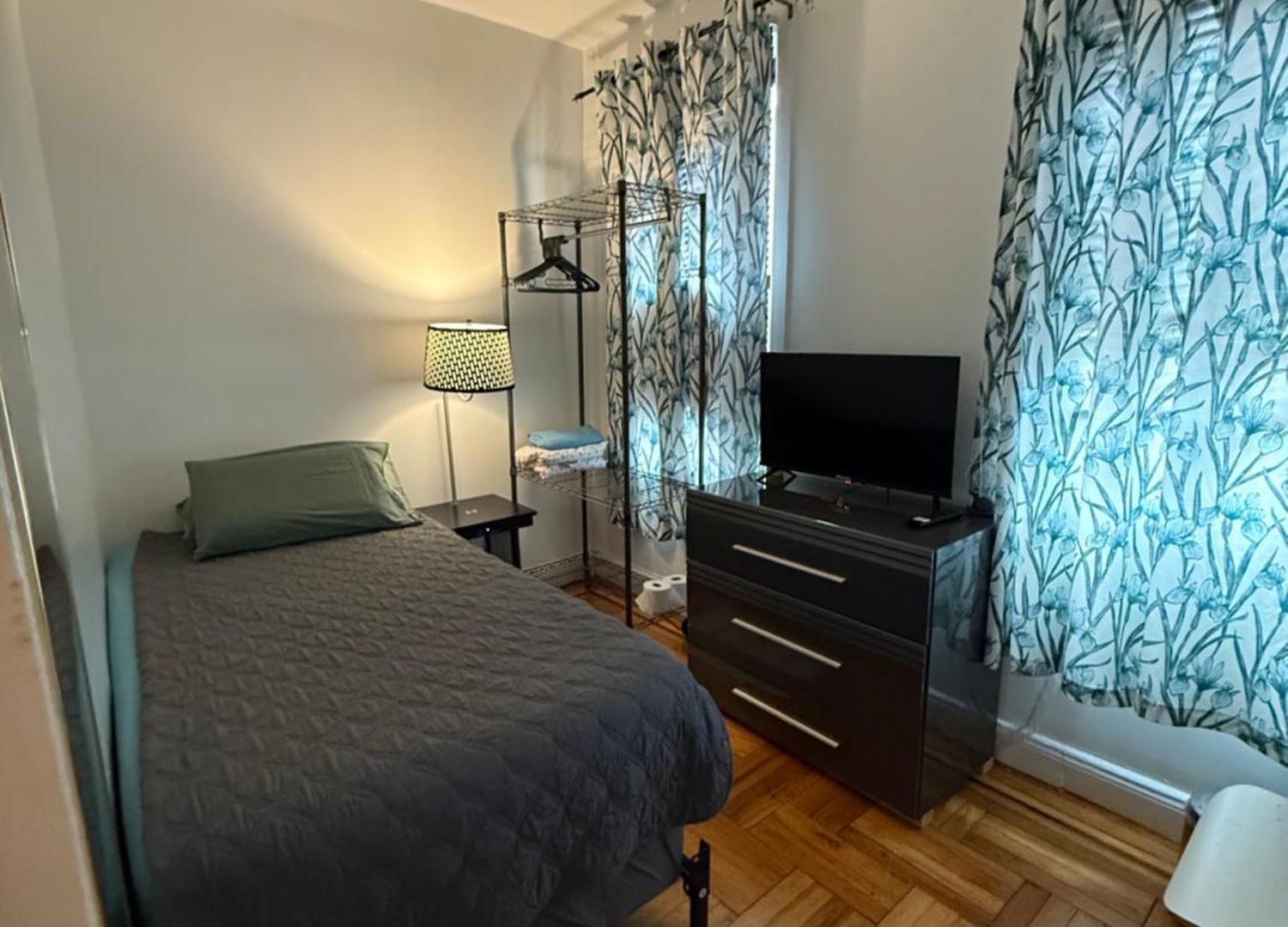 Bronx Private Near Manhattan * New York