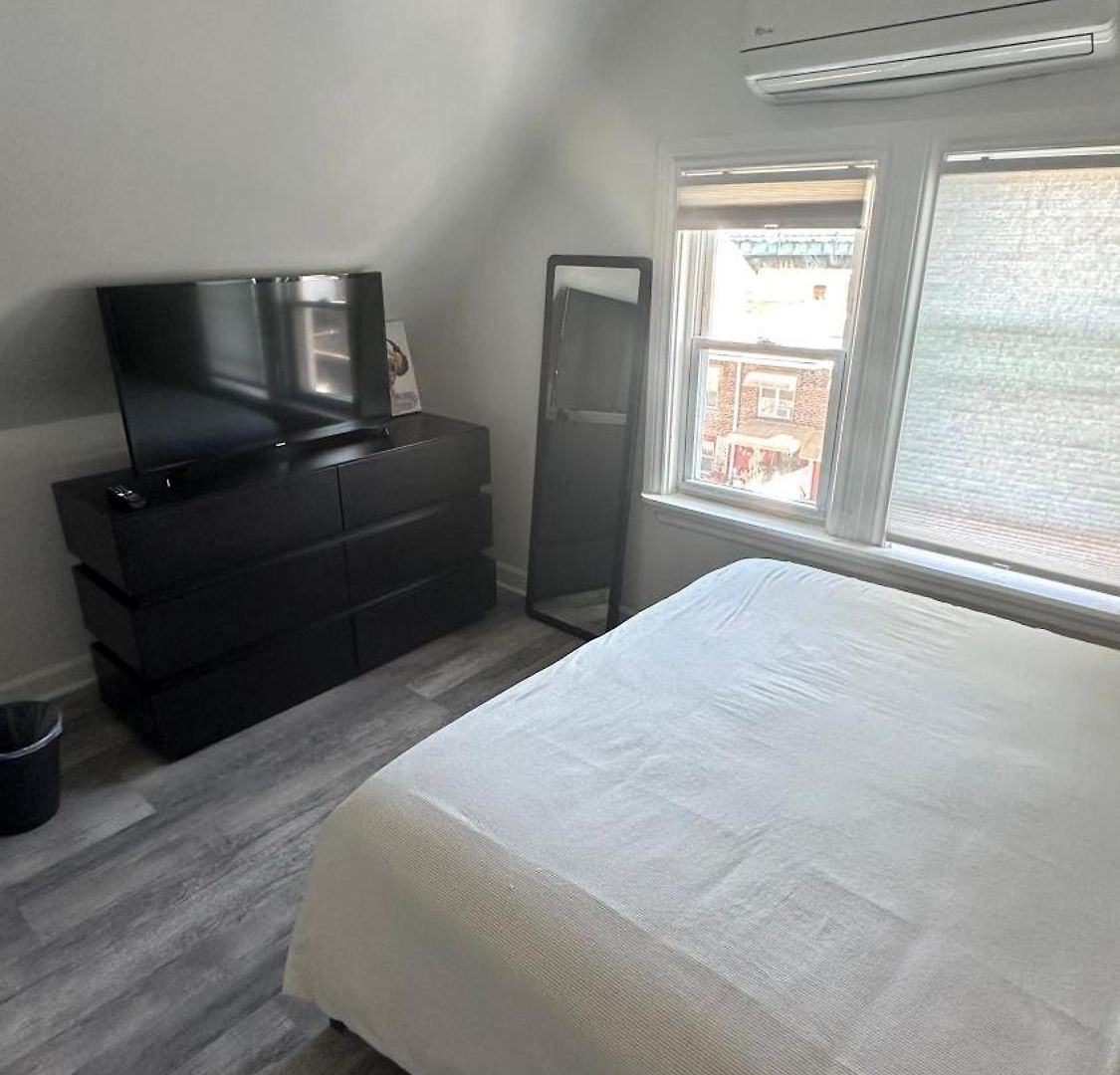 Homestay Modern & Cozy In Queens Near Train Station And Buses New York