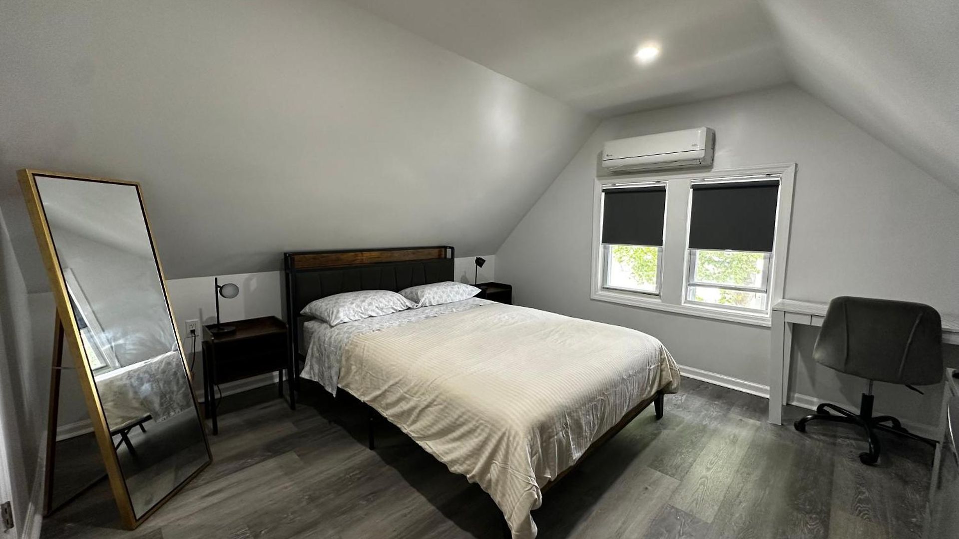 Modern & Cozy In Queens Near Train Station And Buses Homestay New York