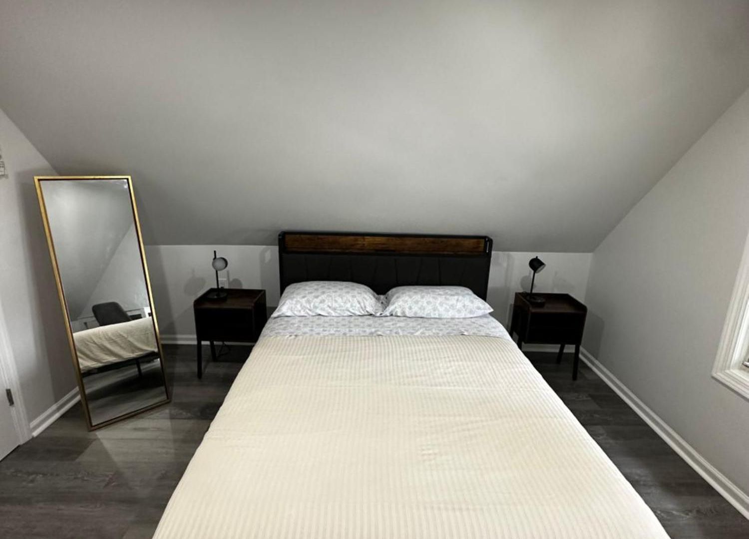 Homestay Modern & Cozy In Queens Near Train Station And Buses New York