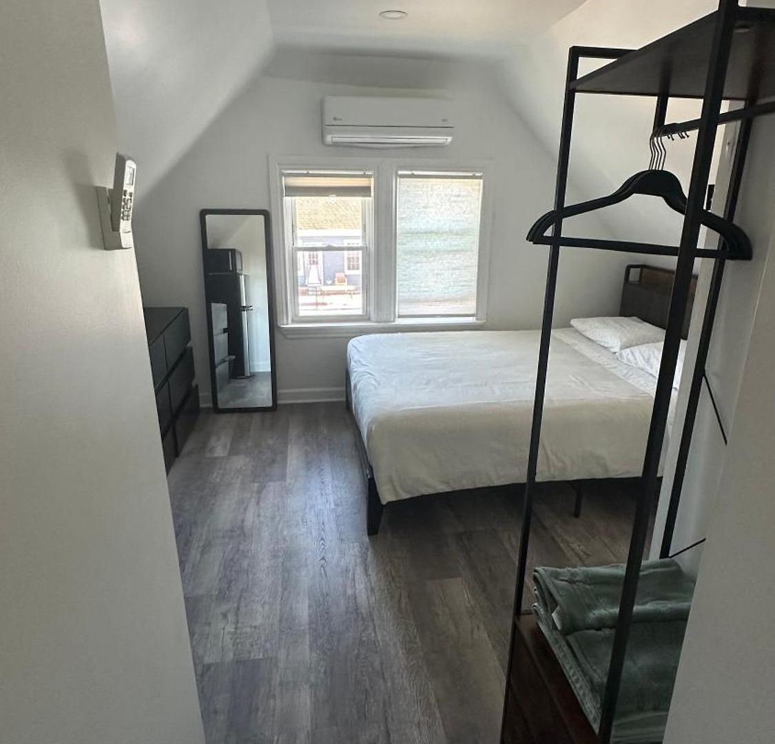 Homestay Modern & Cozy In Queens Near Train Station And Buses