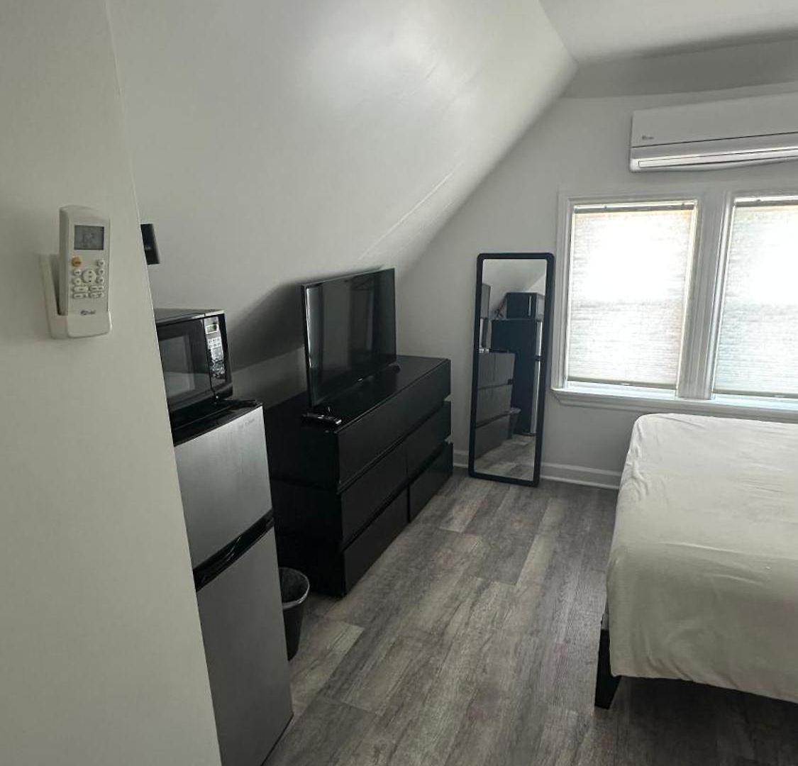 Modern & Cozy In Queens Near Train Station And Buses Homestay