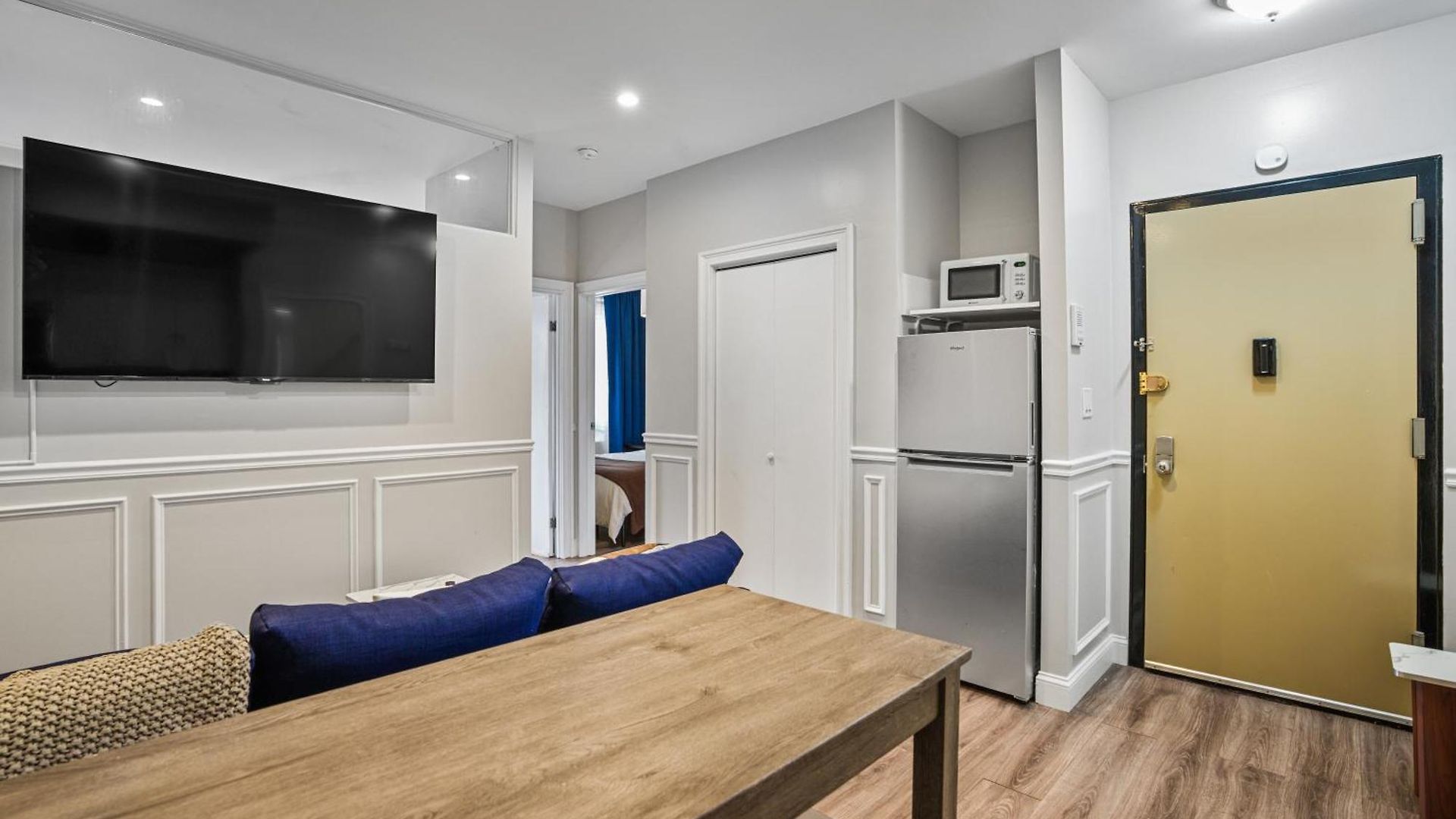 2bd Urban Ease In Lower East Side Apartment New York