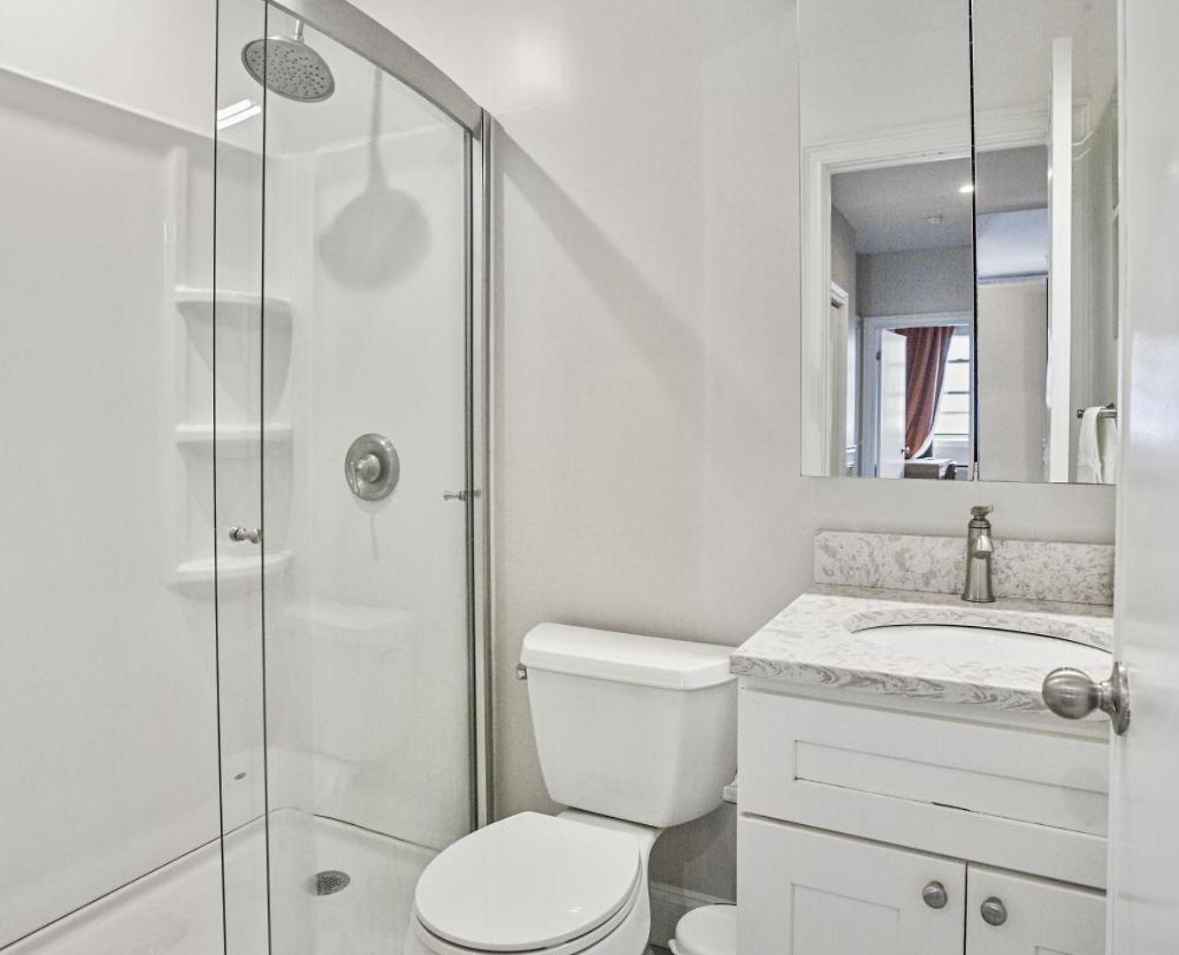 2bd Urban Ease In Lower East Side Apartment *