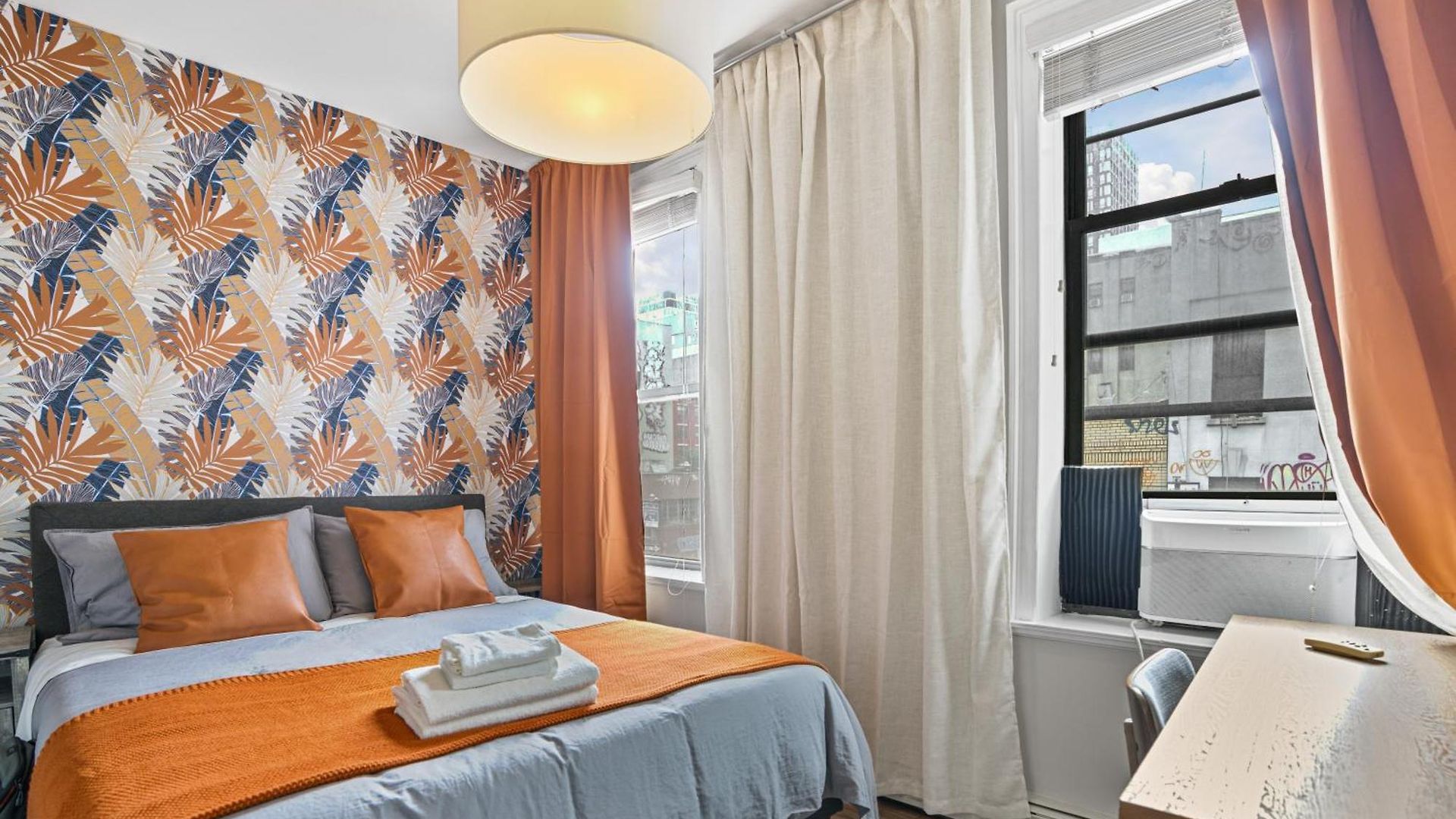 2bd Urban Ease In Lower East Side New York