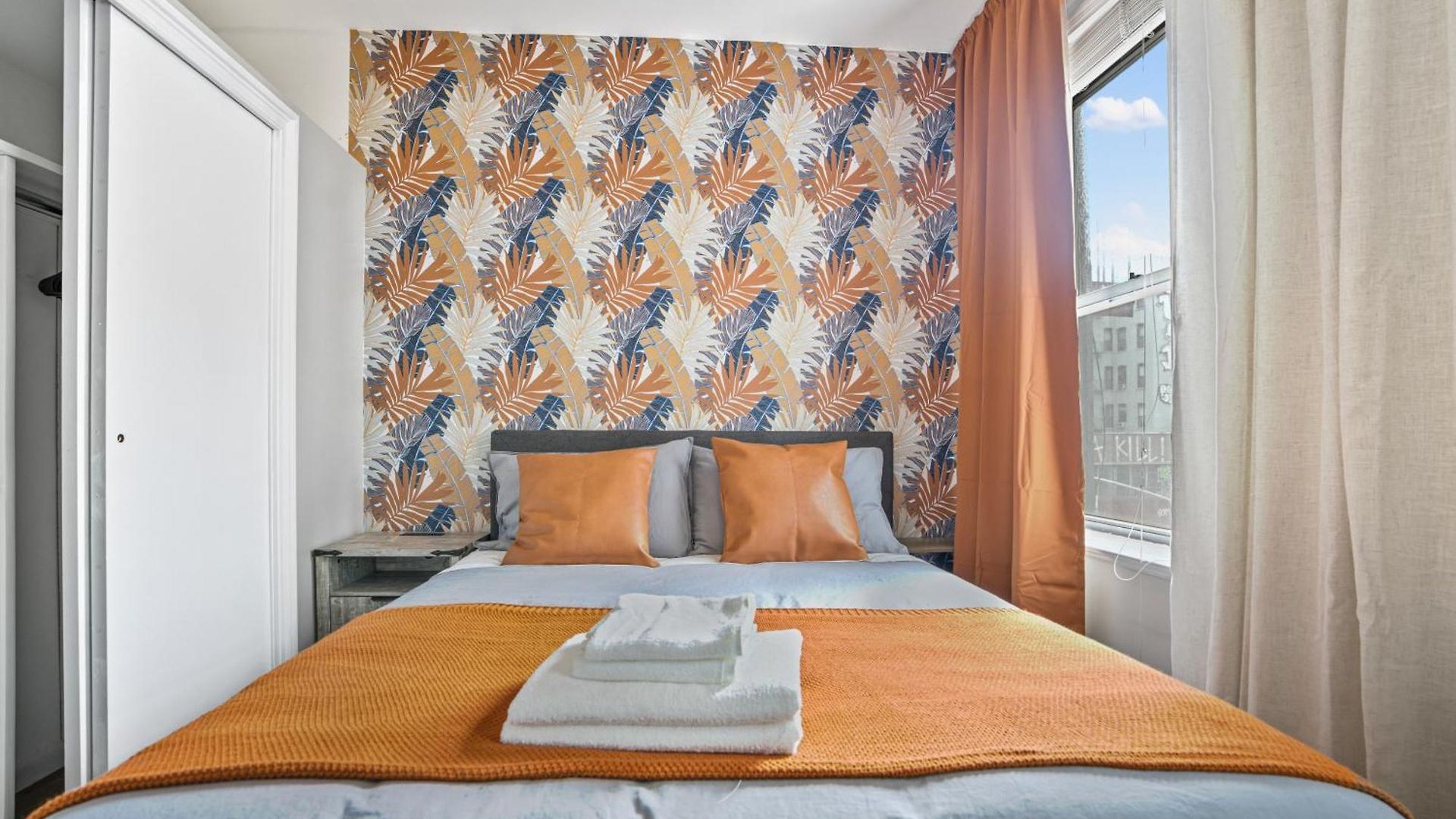 2bd Urban Ease In Lower East Side New York