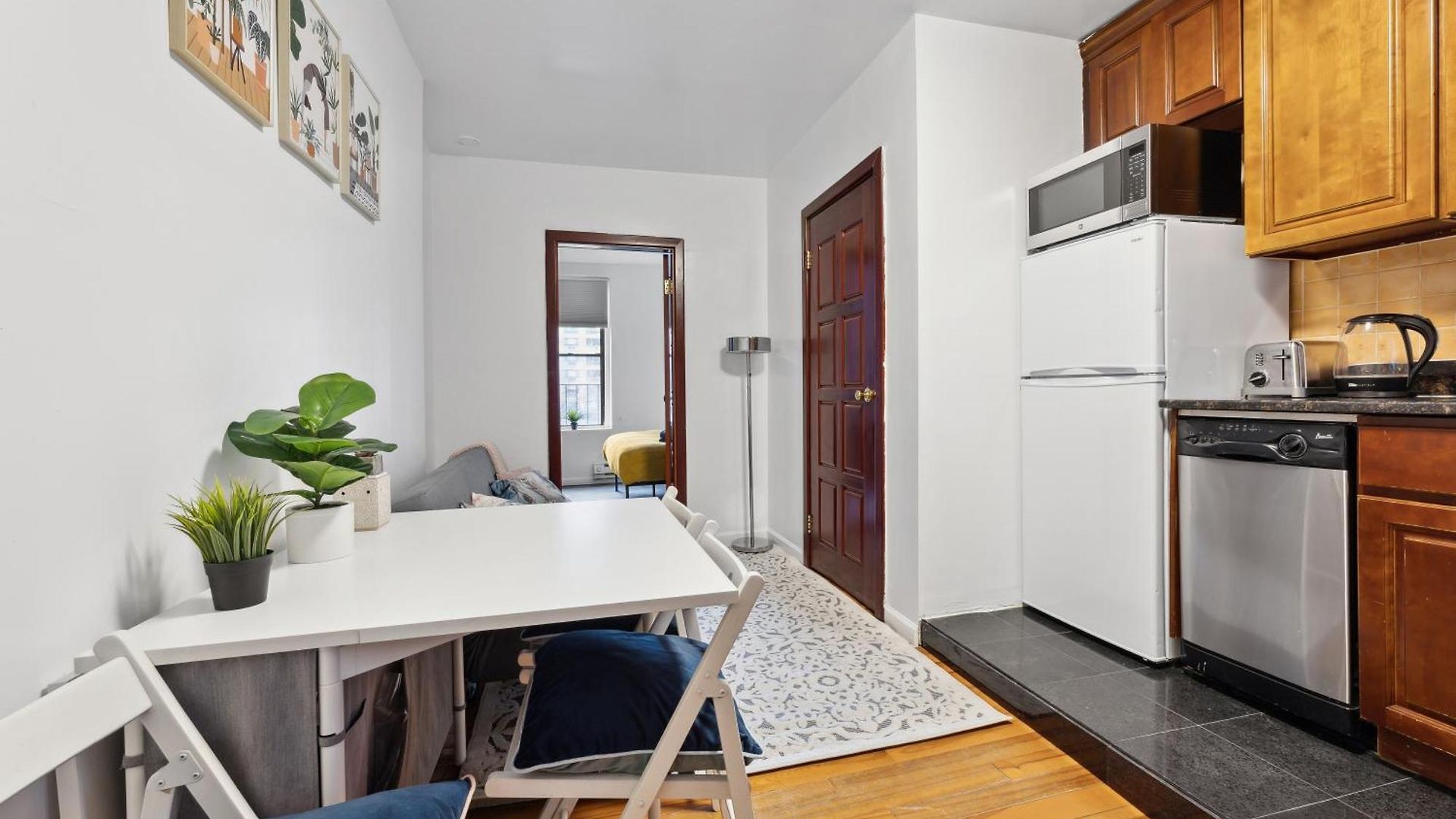 Prime Manhattan Location Family Friendly 2br *