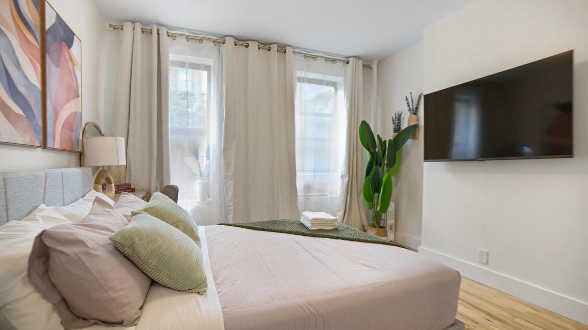 Cozy & Bright 2br In Upper East Side Apartment