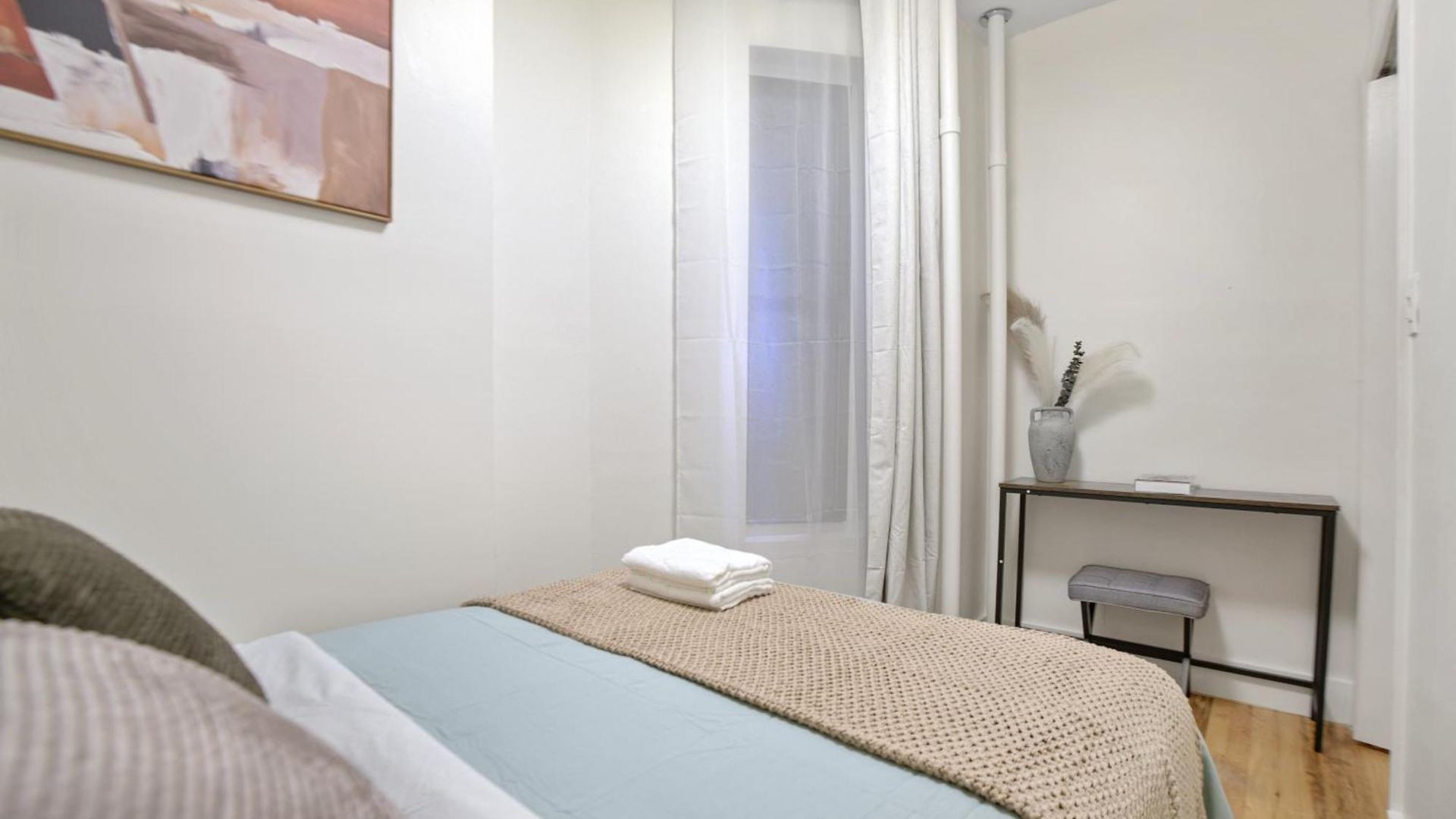 Cozy & Bright 2br In Upper East Side Apartment