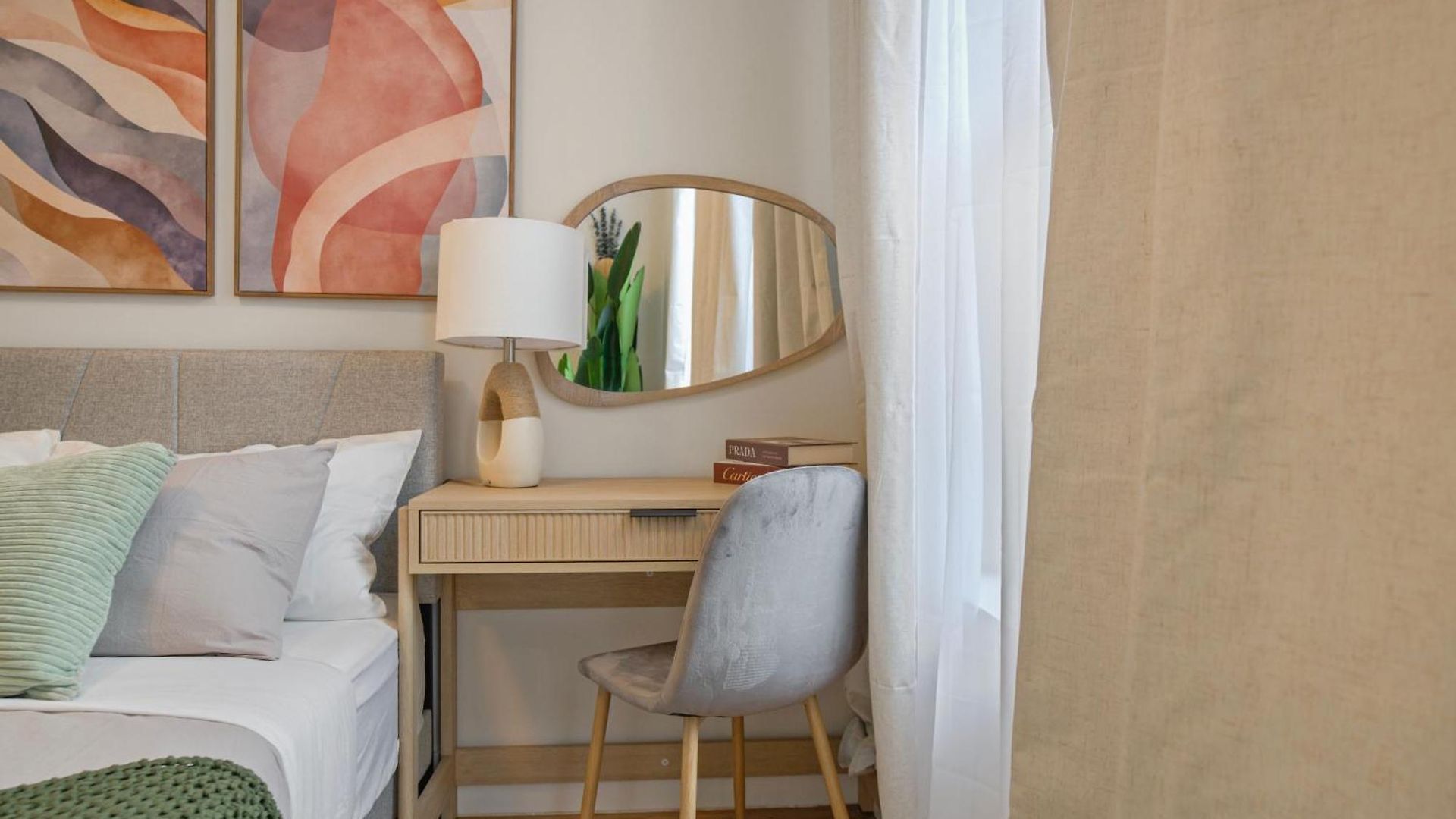 Cozy & Bright 2br In Upper East Side Apartment *