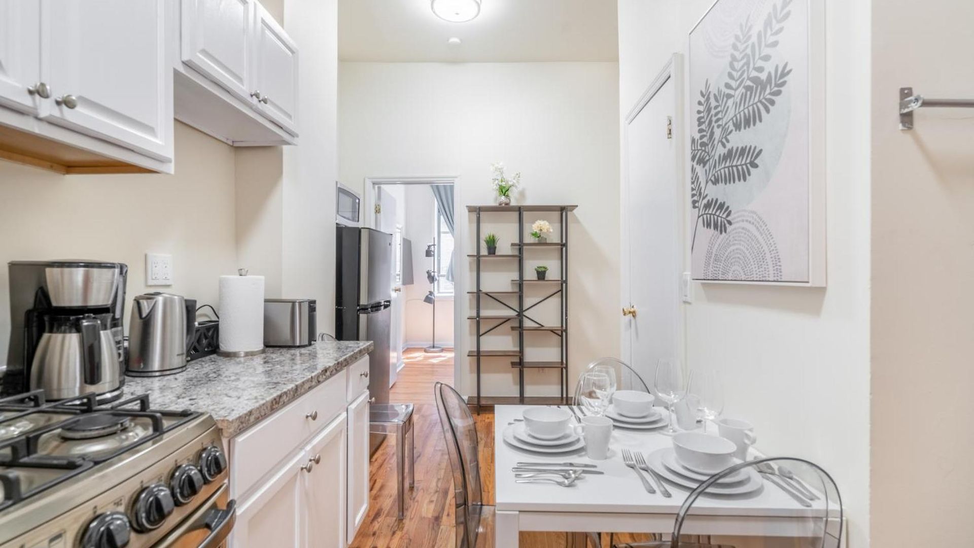 Apartment 2 Bedroom Hidden Upscale Oasis