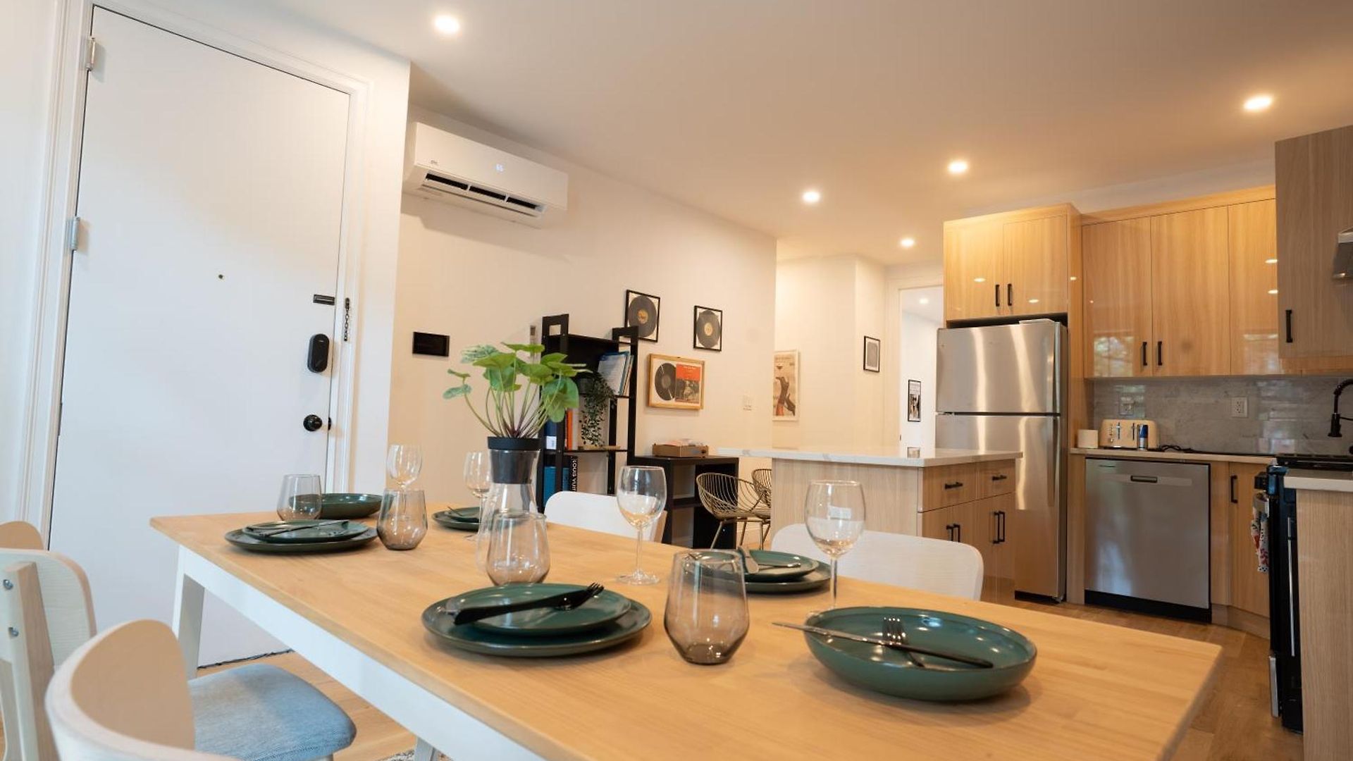 Modern 2br Basement Brooklyn And Backyard New York