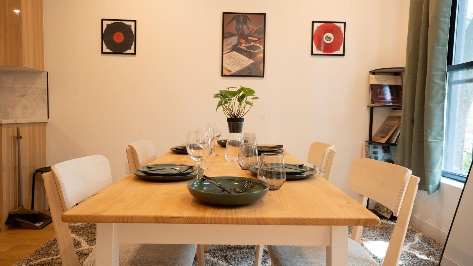 Apartment Modern 2br Basement Brooklyn And Backyard New York