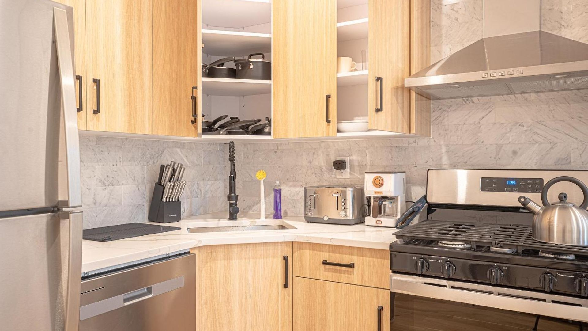 Chic & Modern 3br Retreat In The Heart Of Brooklyn