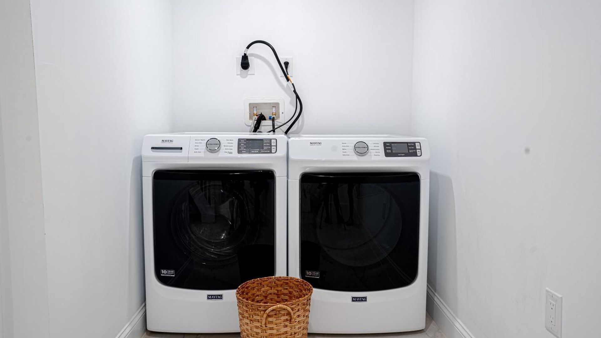 Apartment Modern 2br Basement Brooklyn And Backyard *