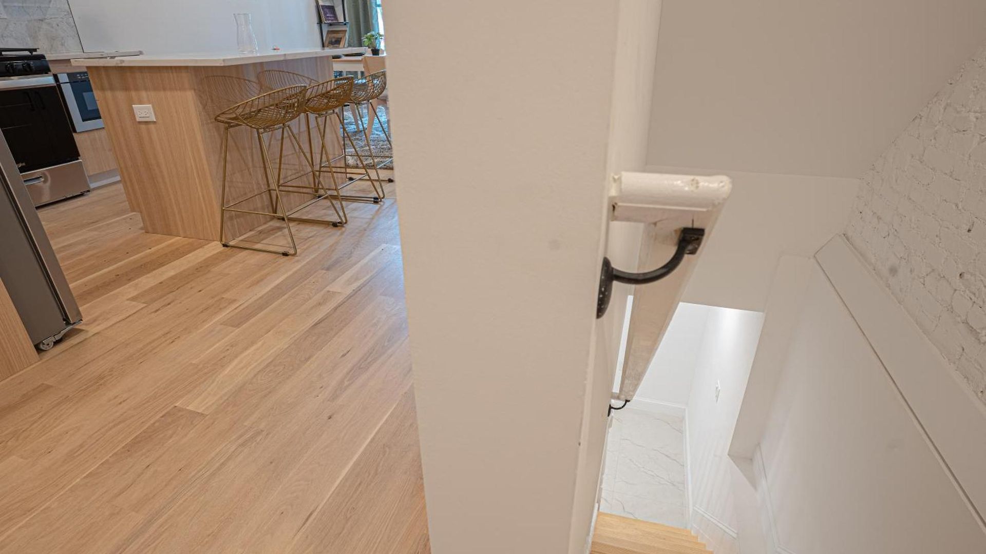 Modern 2br Basement Brooklyn And Backyard