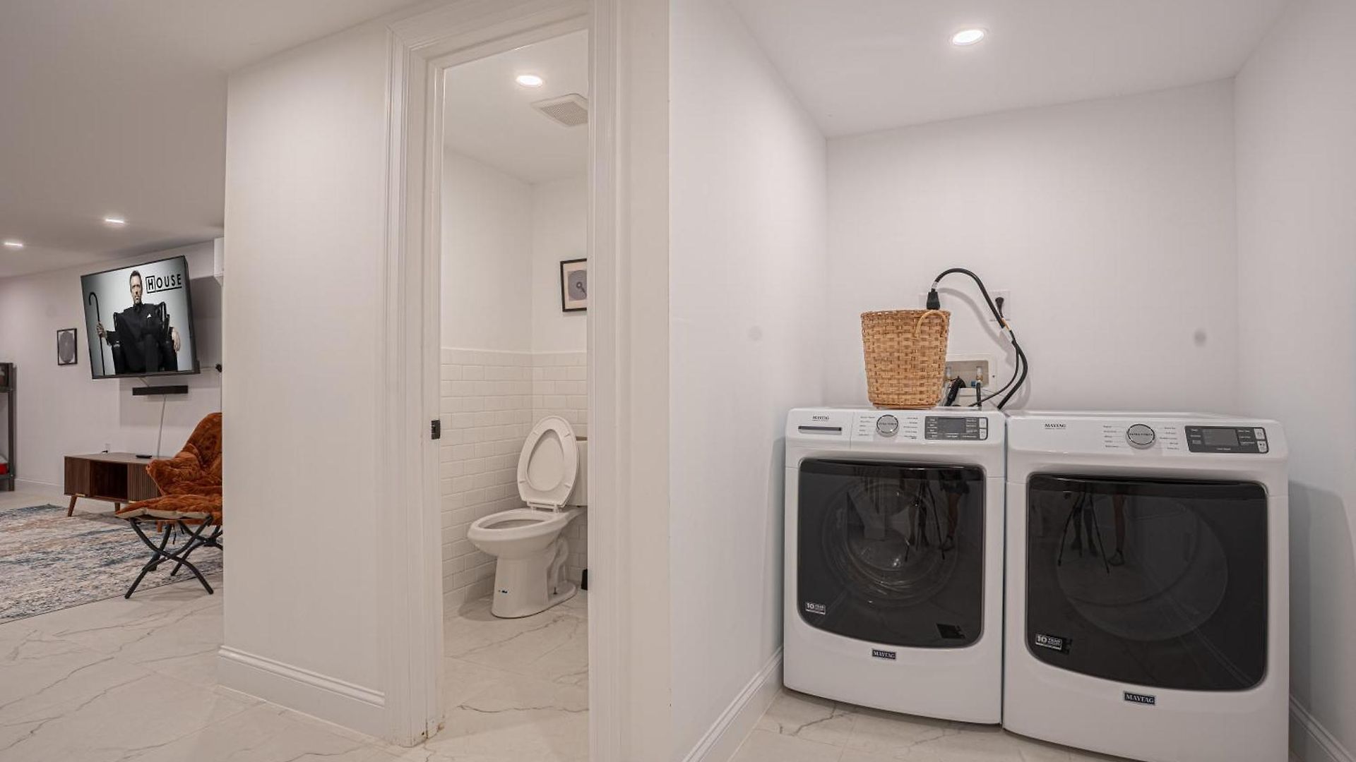 Modern 2br Basement Brooklyn And Backyard *