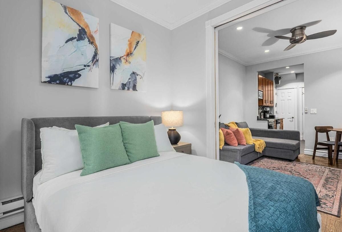 Lower East Side 2br With Private Patio Apartment