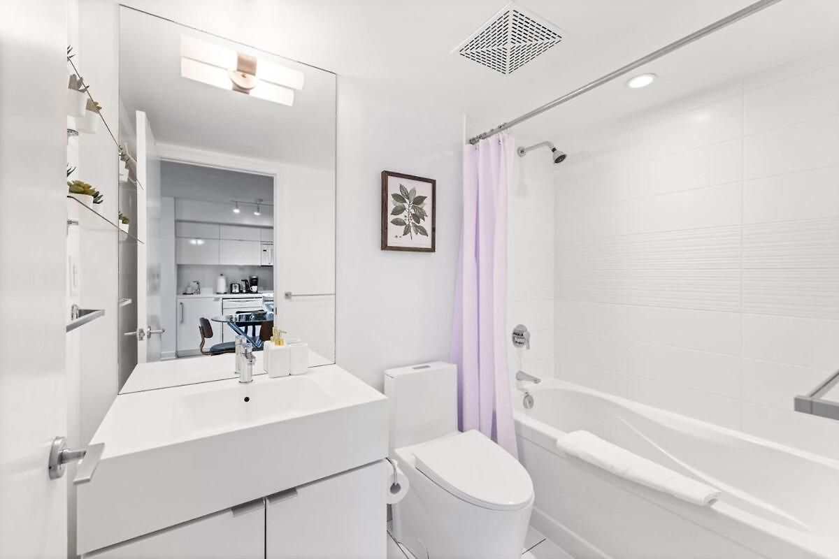 Lower East Side 2br With Private Patio * New York