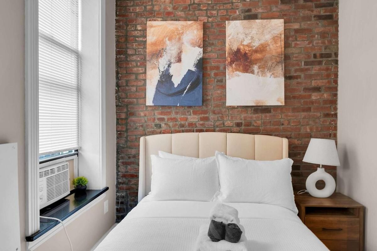 Lower East Side 2br Near Subway & Katz's Apartment
