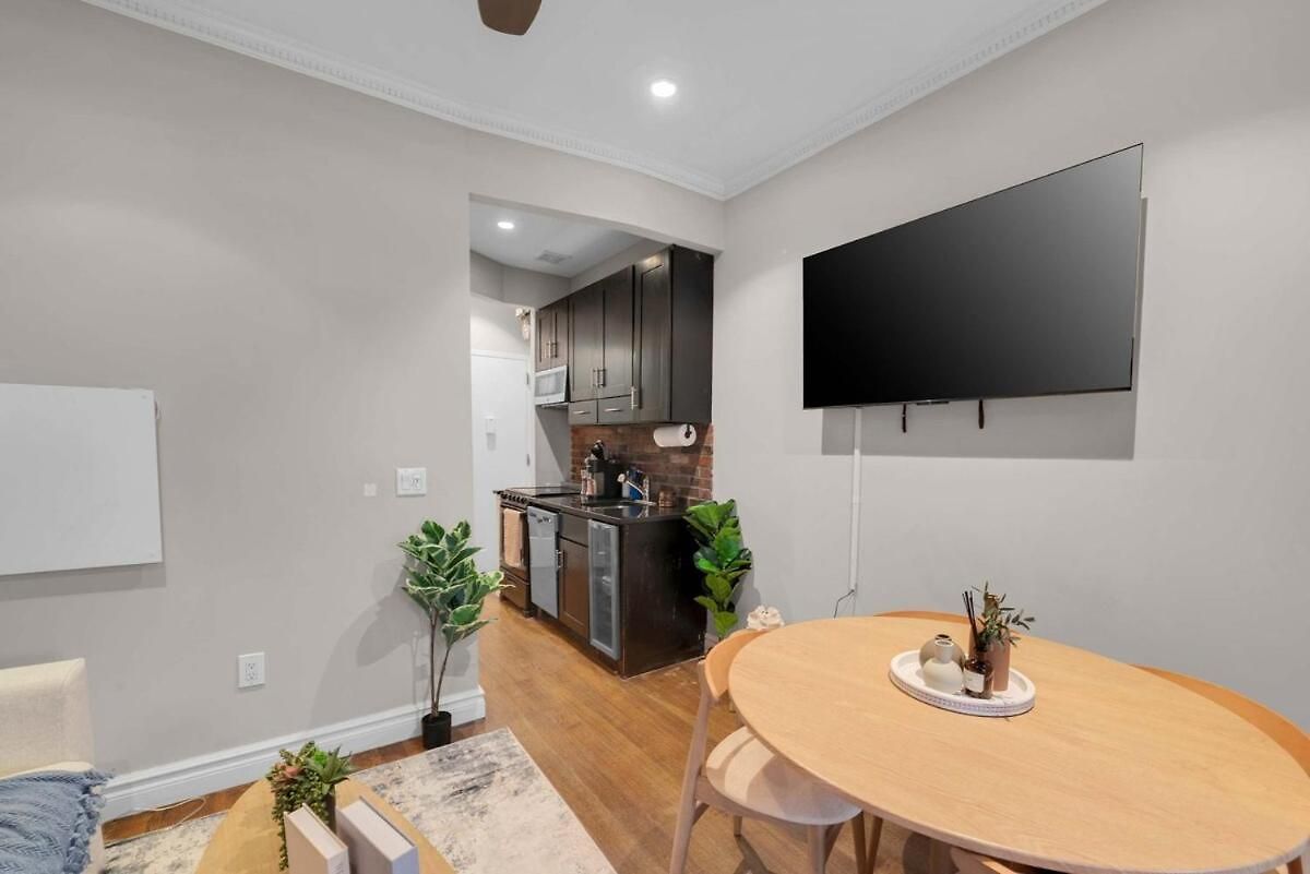 Lower East Side 2br Near Subway & Katz's *
