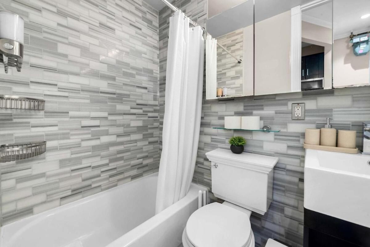 Lower East Side 2br Near Subway & Katz's *