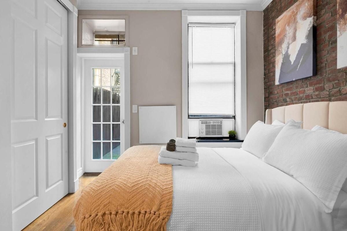 Lower East Side 2br Near Subway & Katz's Apartment
