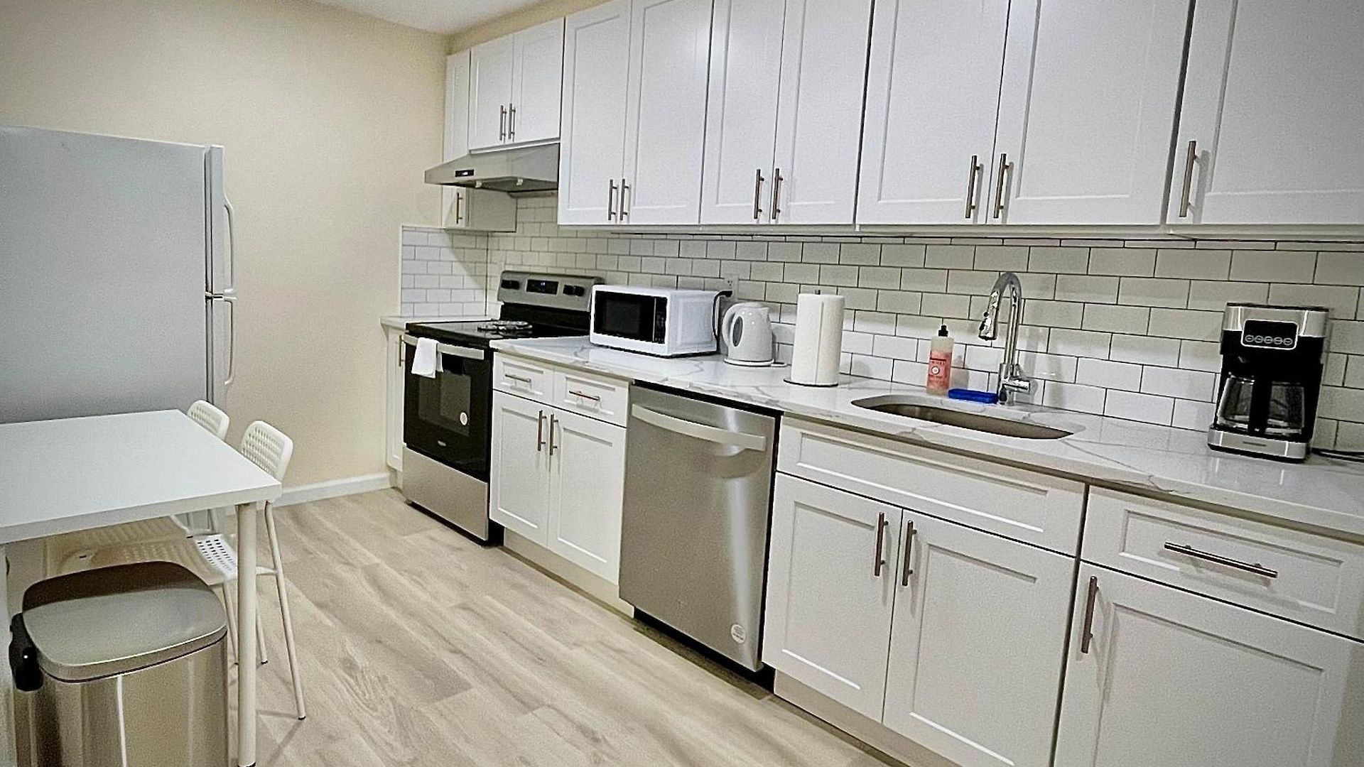 Homestay Flushing Escape