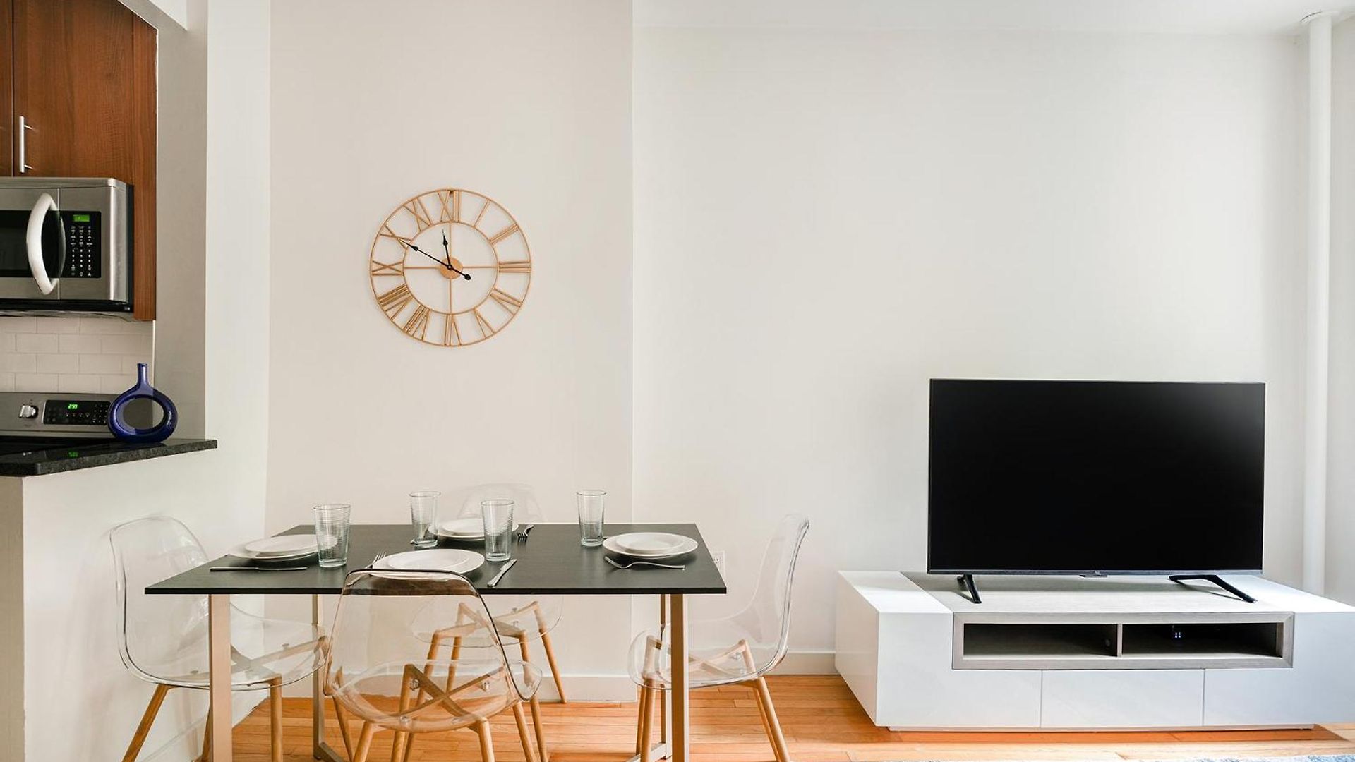 Prime Upper West Side Location 1 Bedroom Apartment *