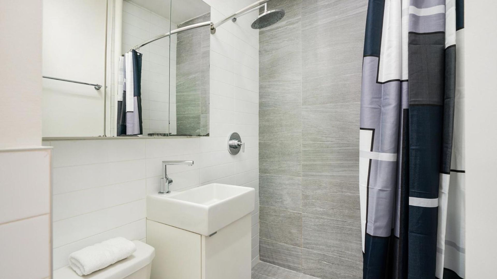 1 Bedroom Gem In Prime Location Of Nyc * New York